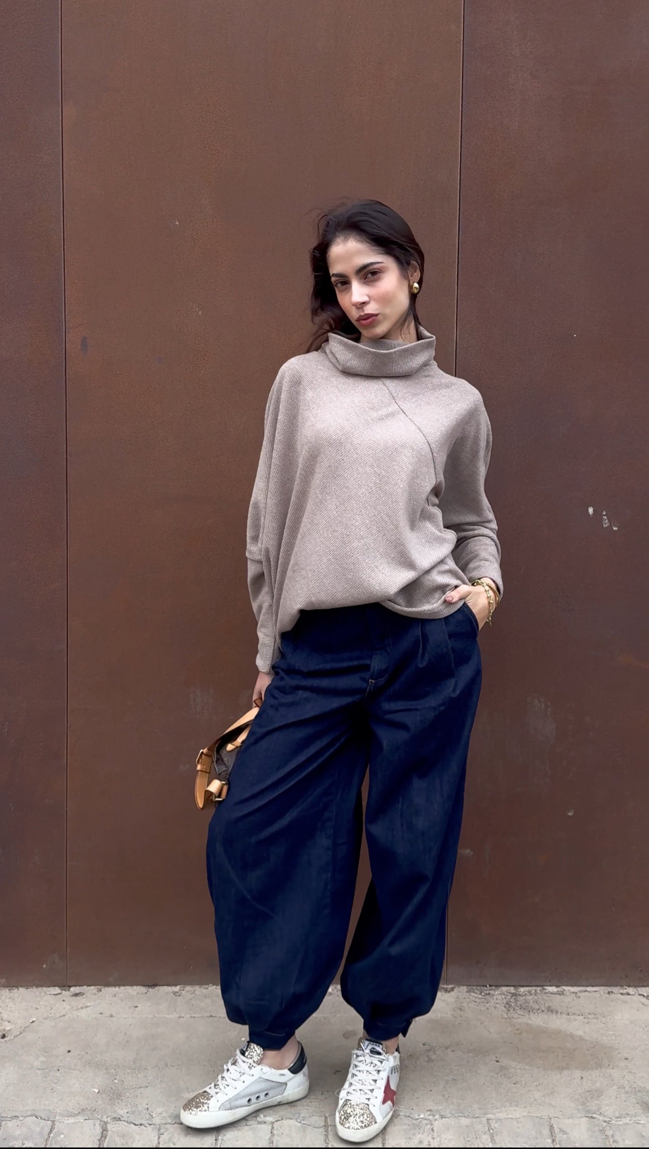 Dark beige basic pullover