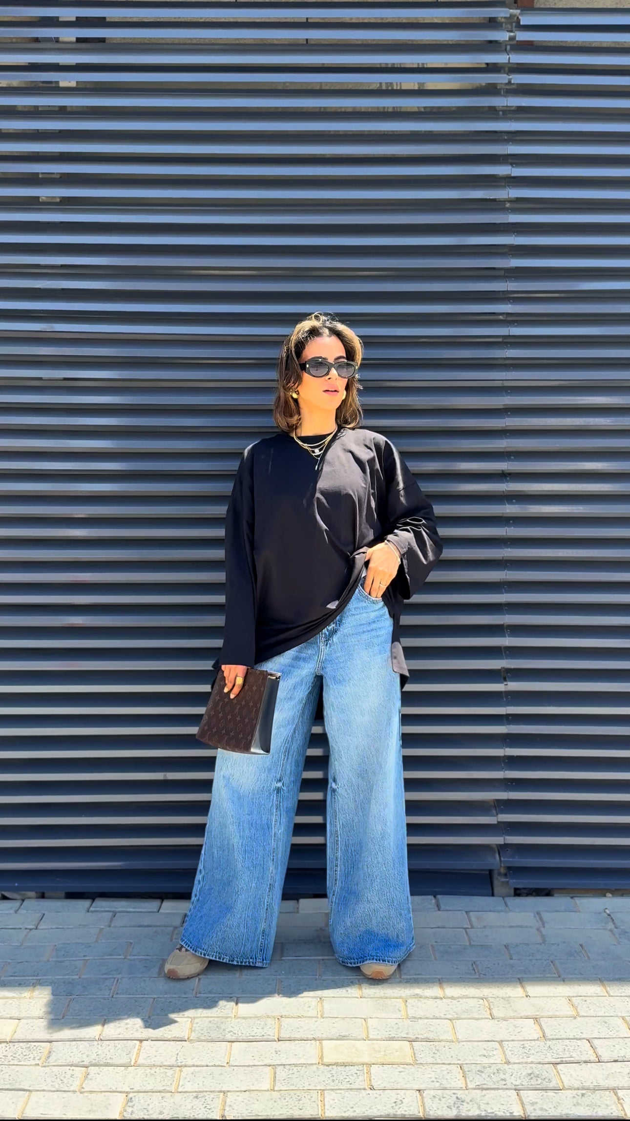 Black basic tshirt