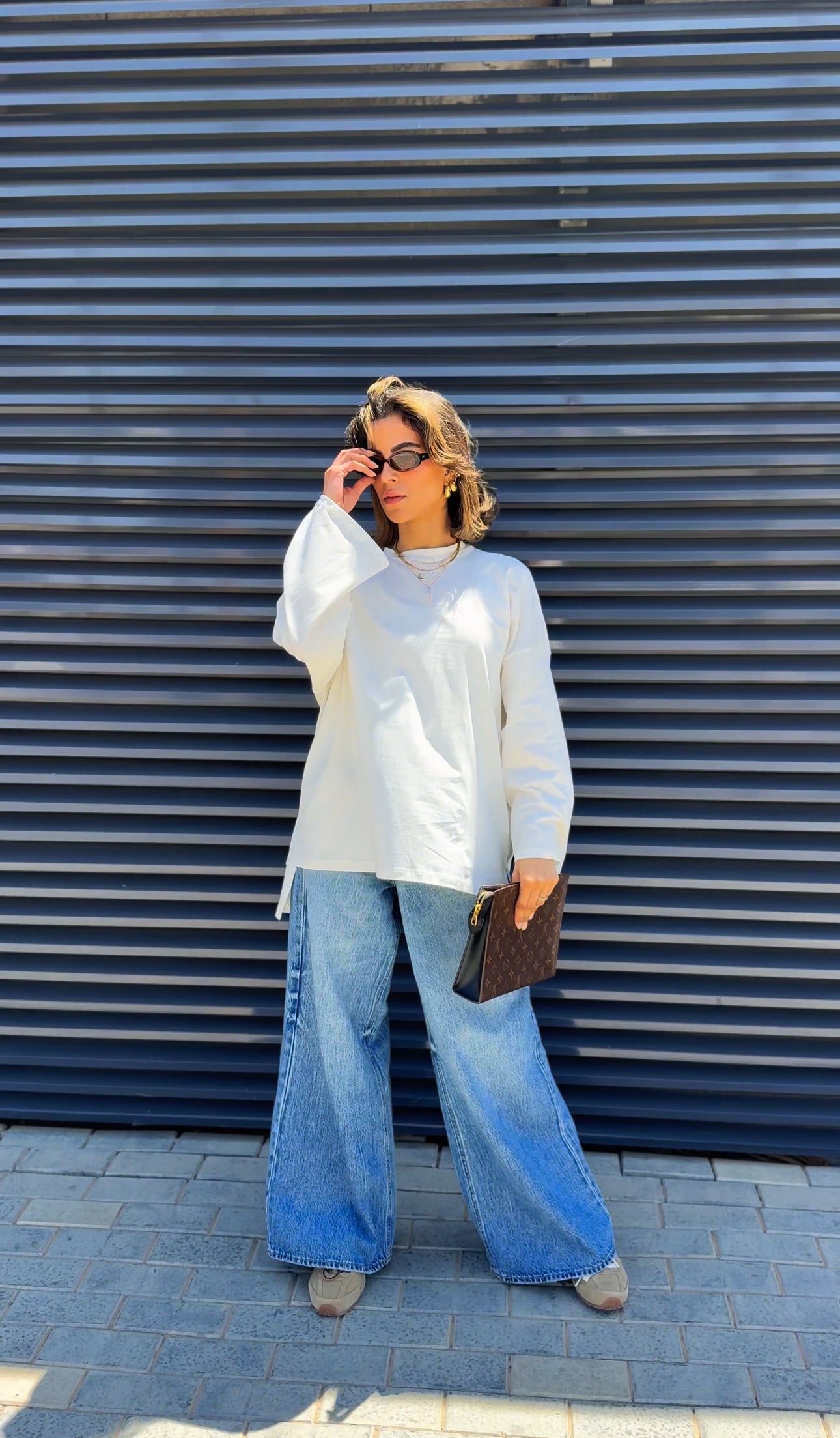White basic tshirt
