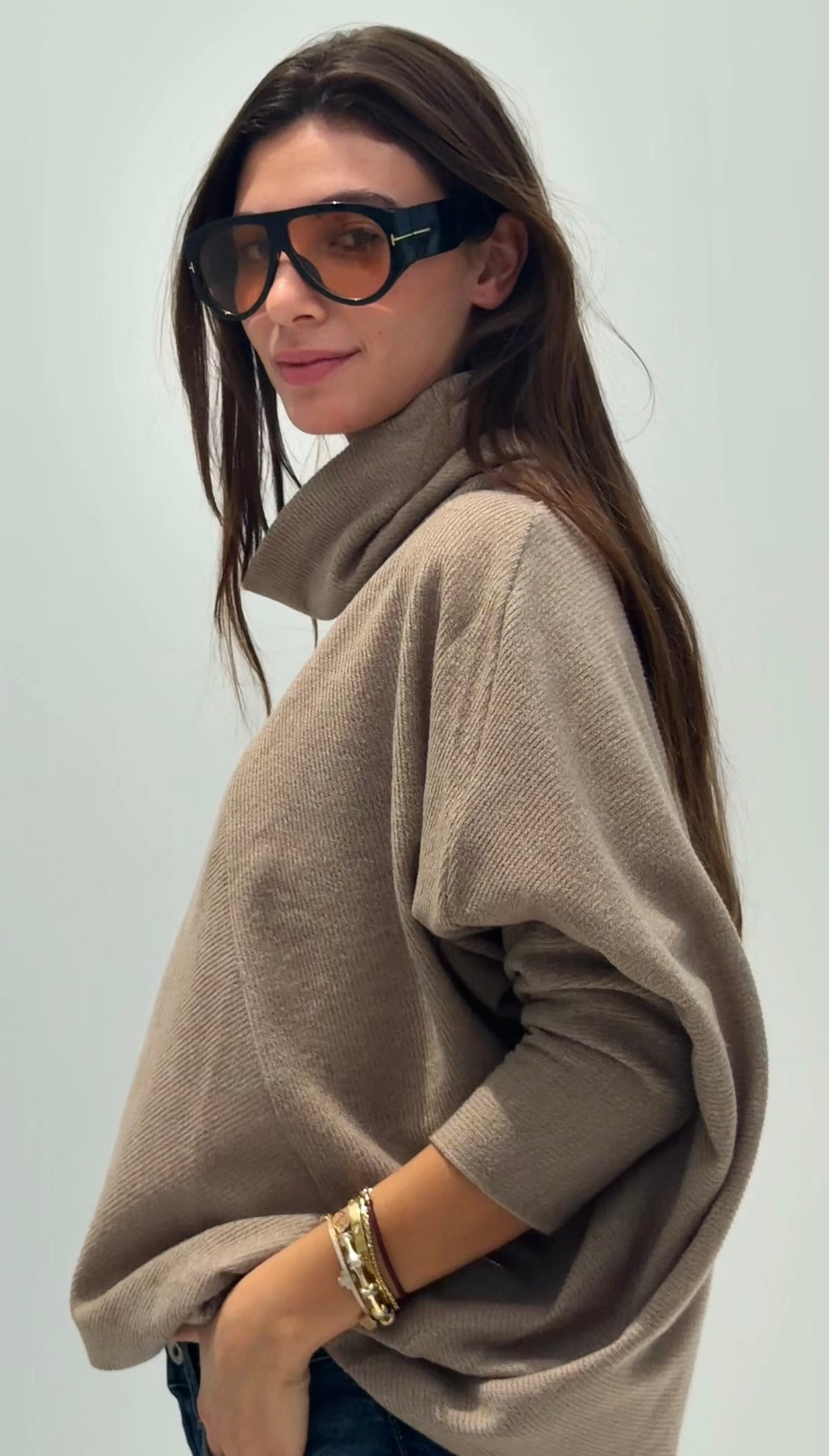 Dark beige basic pullover